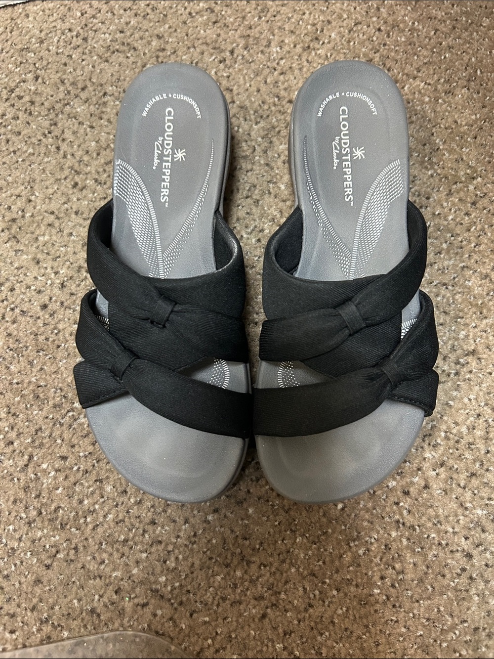 Cloudsteppers by Clarks Black Slip-On Knotted Strap Sandals size 6